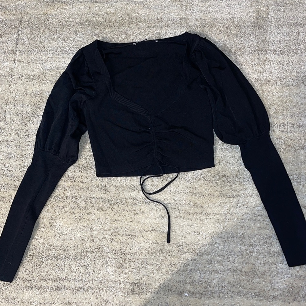 Black long sleeve crop top